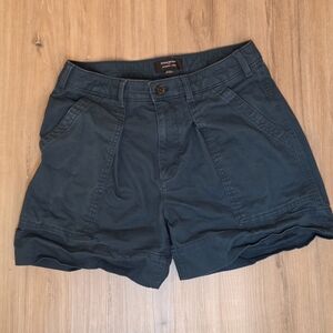 Banana Republic Women's Cargo Shorts in Deep Green